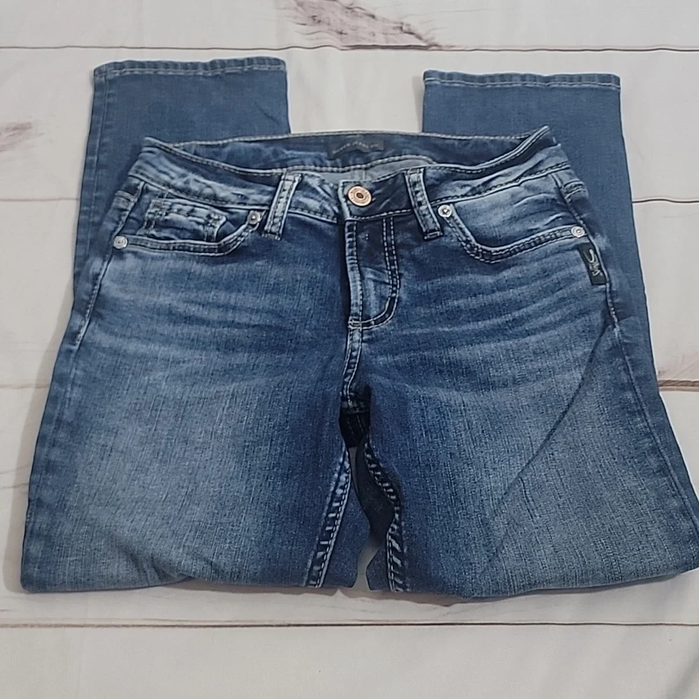 Silver Jeans Co Suki Capri size 27 Medium Wash Midrise